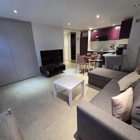 Apartment Loveroom Waterloo, Romantique Avec Jacuzzi Et Sauna Privatifs *