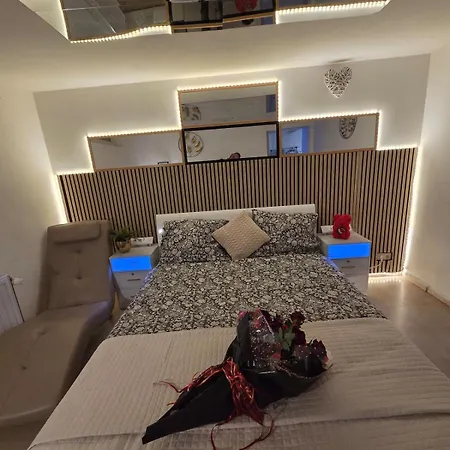 Apartment Loveroom Waterloo, Romantique Avec Jacuzzi Et Sauna Privatifs *