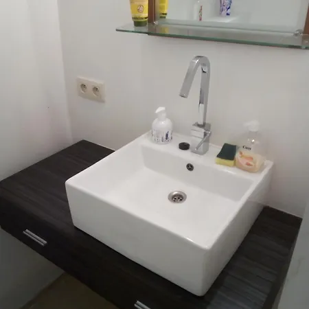 Loveroom Waterloo, Romantique Avec Jacuzzi Et Sauna Privatifs Apartment Waterloo