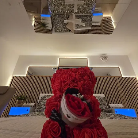 Loveroom Waterloo, Romantique Avec Jacuzzi Et Sauna Privatifs
